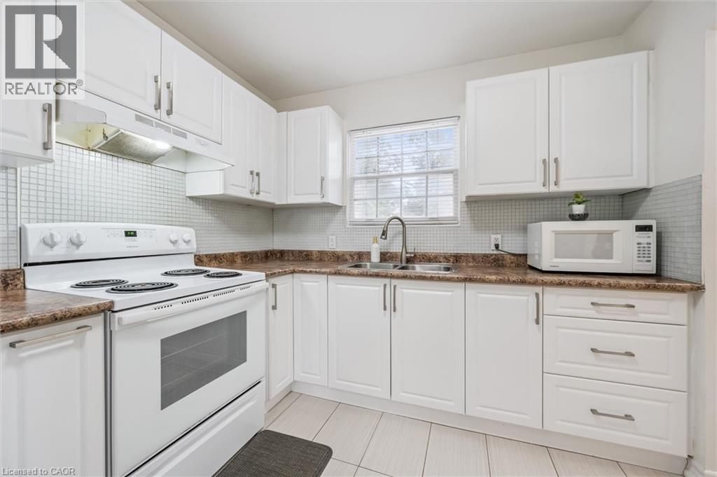 178 Westcourt Place, Waterloo, Ontario  N2L 2R7 - Photo 15 - 40841235