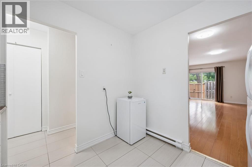 178 Westcourt Place, Waterloo, Ontario  N2L 2R7 - Photo 17 - 40841235