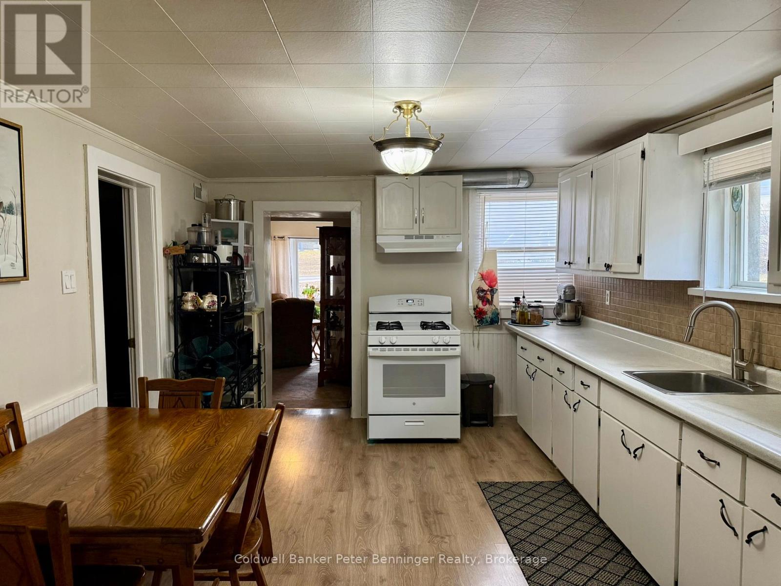 22 Mcgivern Street W, Brockton, Ontario  N0G 2V0 - Photo 11 - X13466640