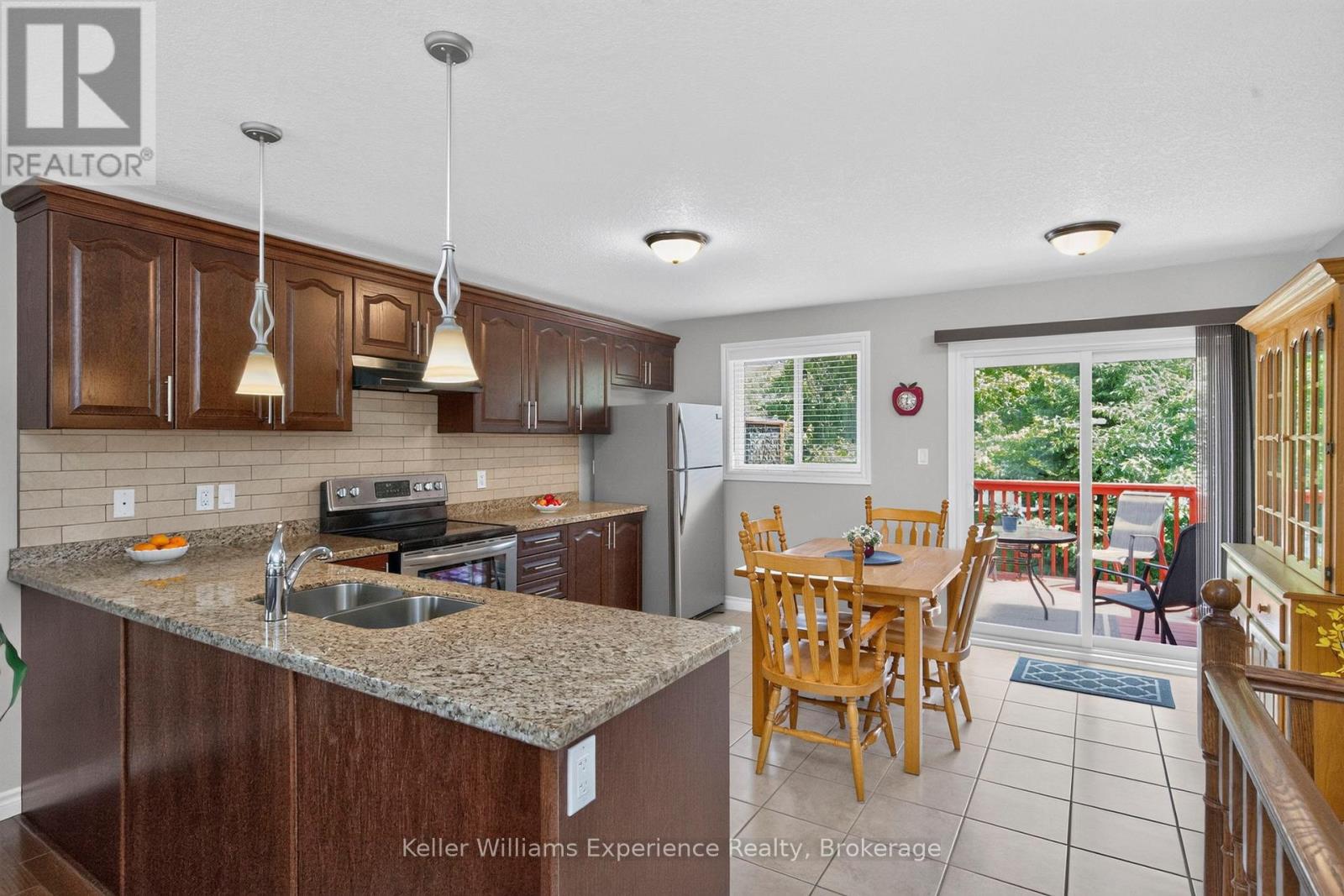 5 Sheppard Drive, Tay, Ontario  L0K 2A0 - Photo 10 - S13467006