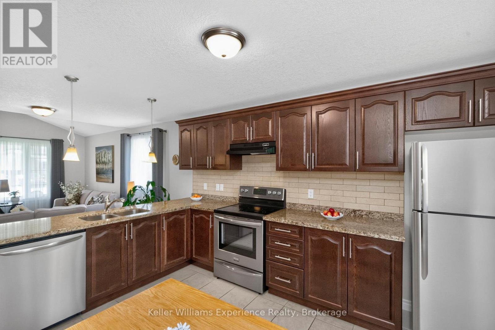 5 Sheppard Drive, Tay, Ontario  L0K 2A0 - Photo 11 - S13467006
