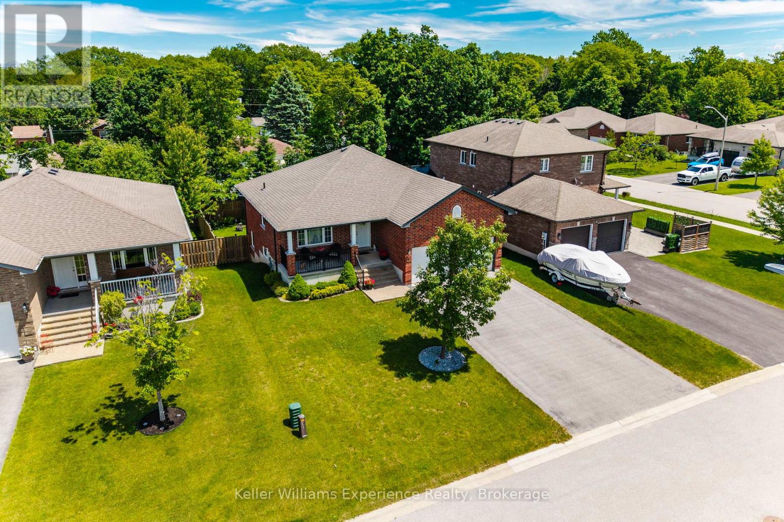 5 Sheppard Drive, Tay, Ontario  L0K 2A0 - Photo 2 - S13467006