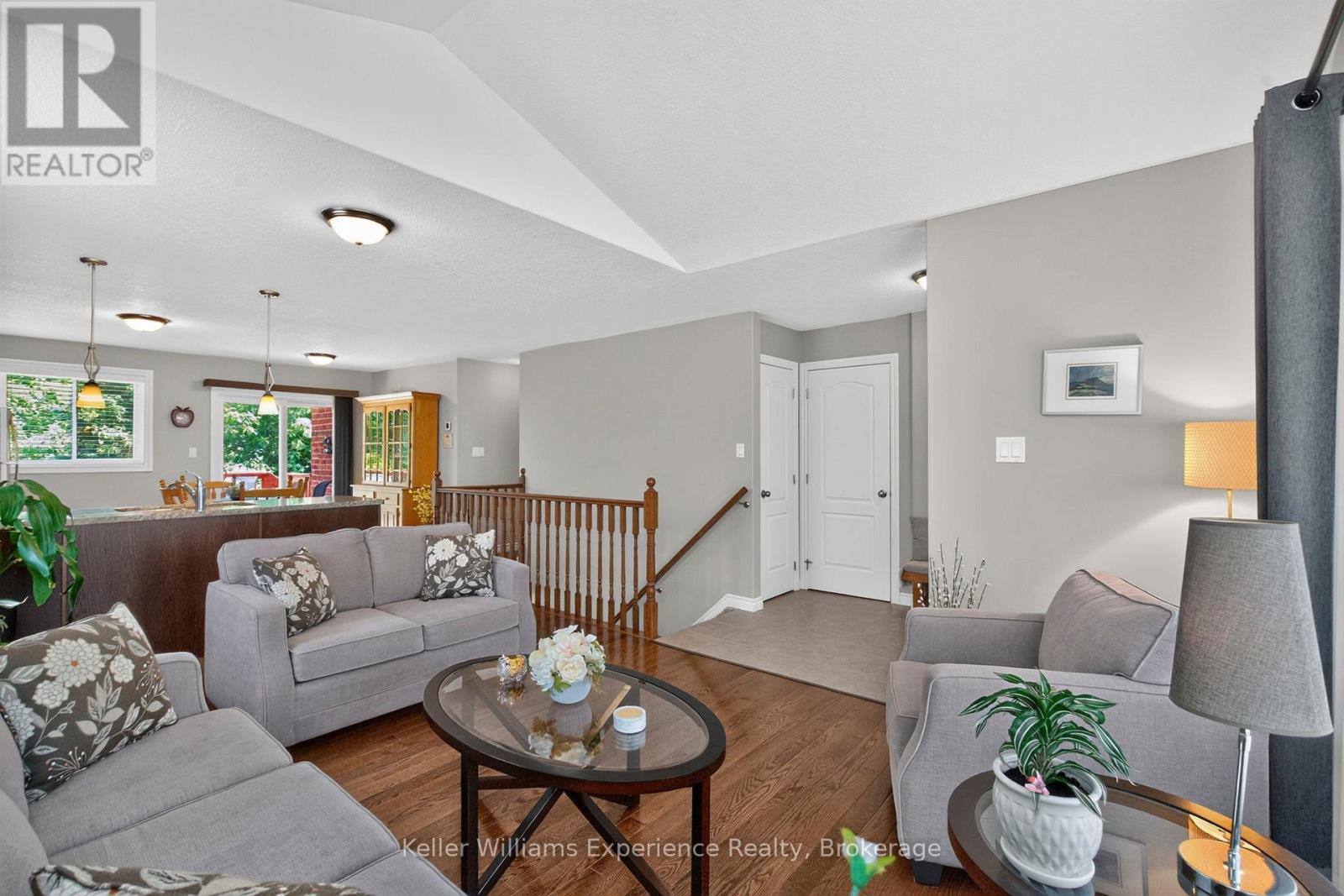 5 Sheppard Drive, Tay, Ontario  L0K 2A0 - Photo 9 - S13467006