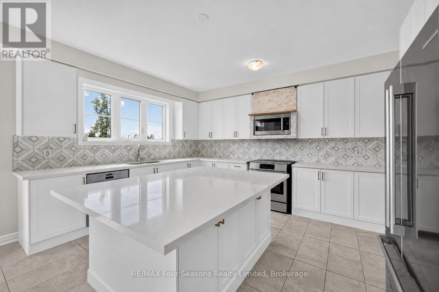 203 Coates Drive, Clearview, Ontario  L0M 1S0 - Photo 14 - S13467204