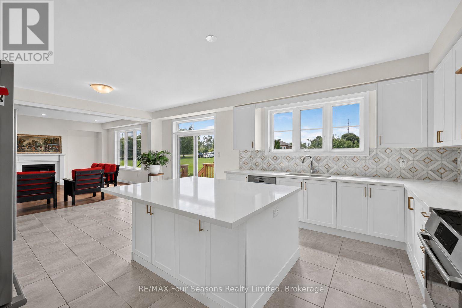 203 Coates Drive, Clearview, Ontario  L0M 1S0 - Photo 15 - S13467204
