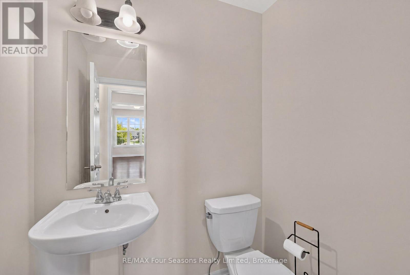 203 Coates Drive, Clearview, Ontario  L0M 1S0 - Photo 22 - S13467204