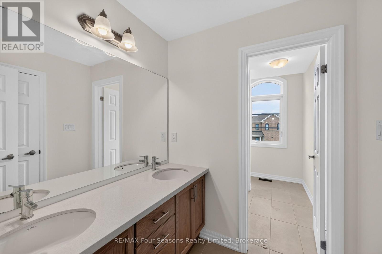 203 Coates Drive, Clearview, Ontario  L0M 1S0 - Photo 33 - S13467204