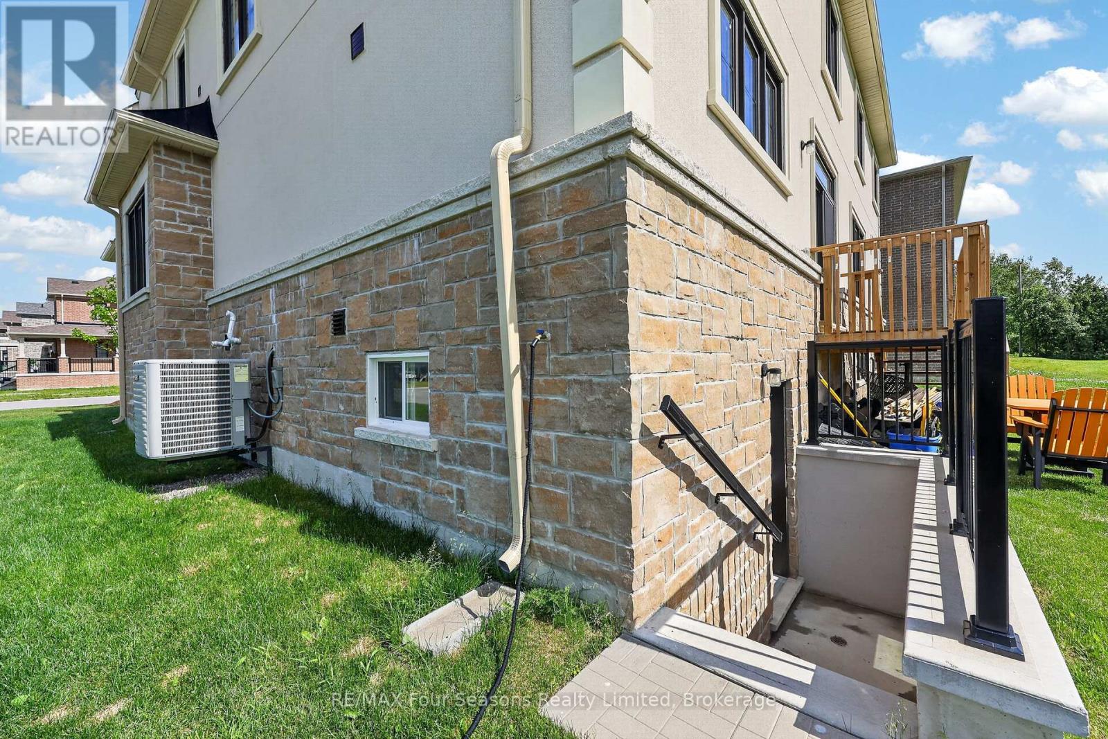 203 Coates Drive, Clearview, Ontario  L0M 1S0 - Photo 44 - S13467204