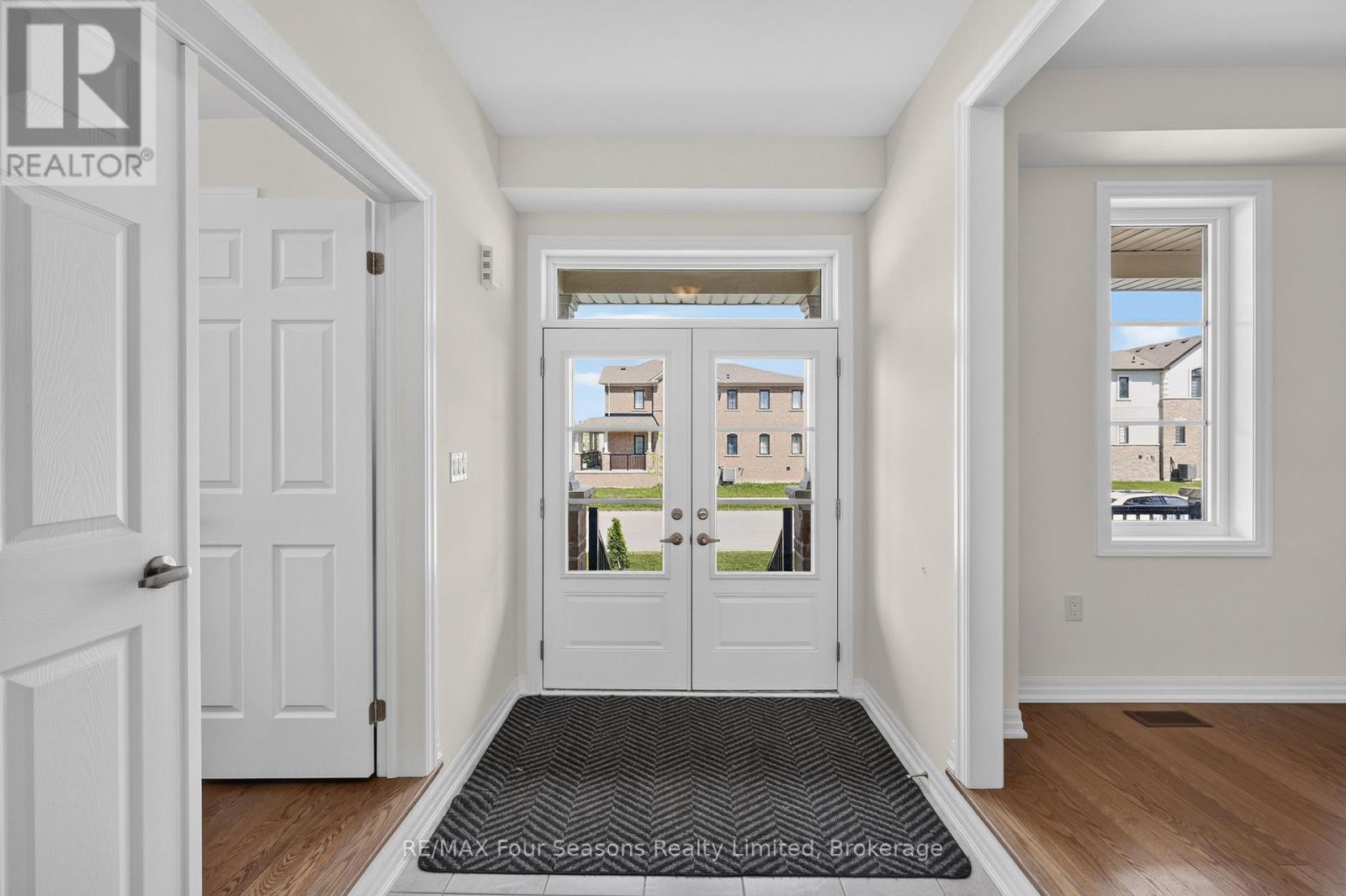 203 Coates Drive, Clearview, Ontario  L0M 1S0 - Photo 6 - S13467204