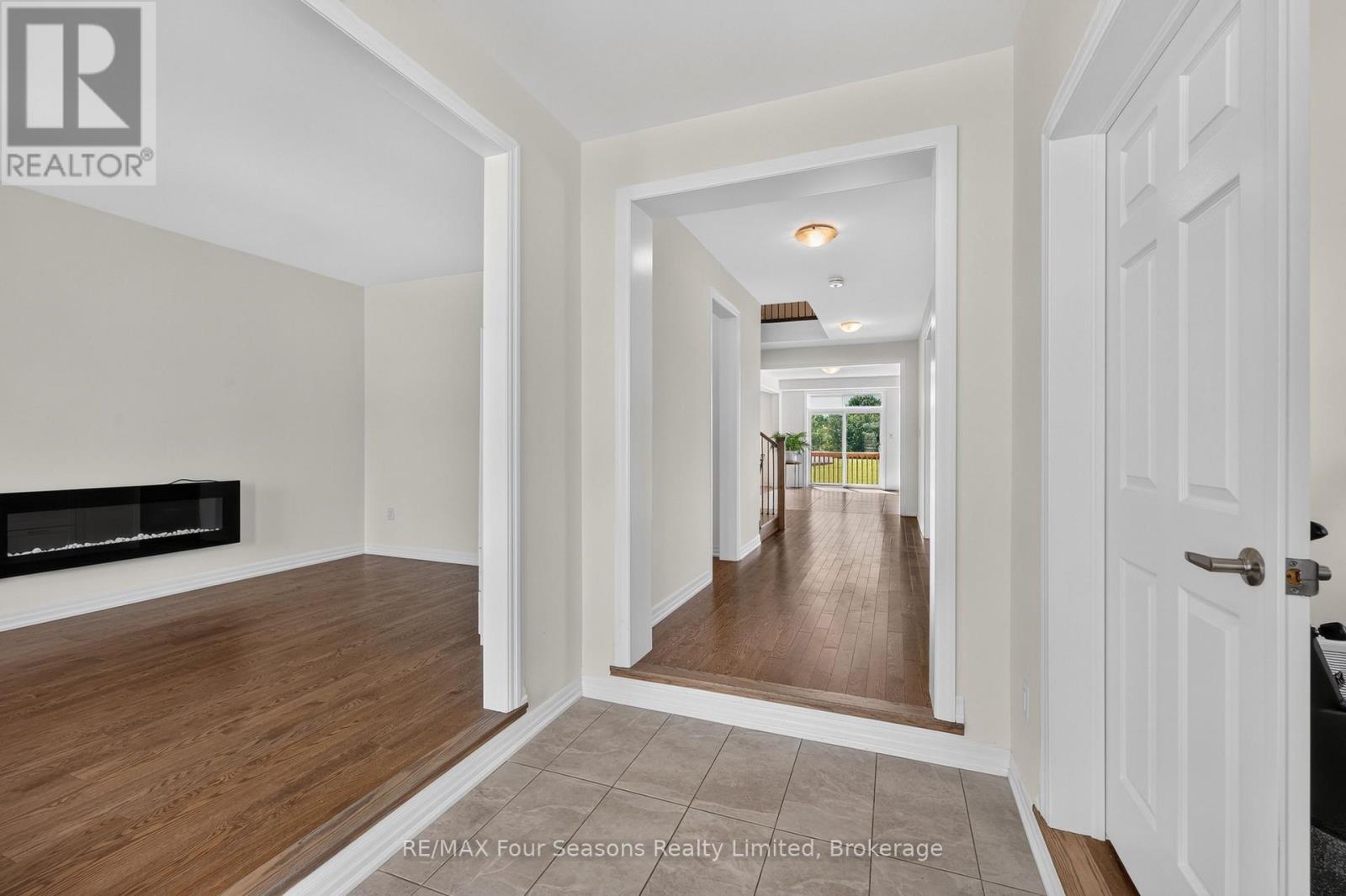 203 Coates Drive, Clearview, Ontario  L0M 1S0 - Photo 7 - S13467204