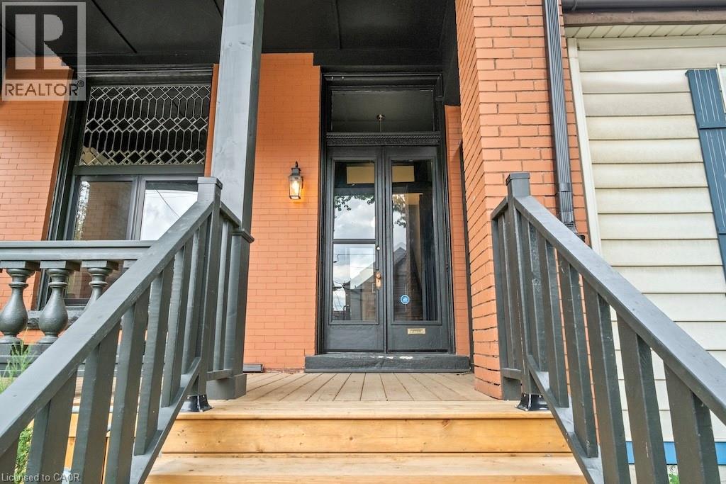 143 Catharine Street N, Hamilton, Ontario  L8R 1J5 - Photo 2 - 40841242