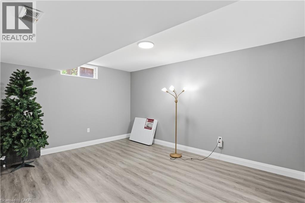 111 Aubrey Avenue, Stoney Creek, Ontario  L8J 2T2 - Photo 41 - 40840776