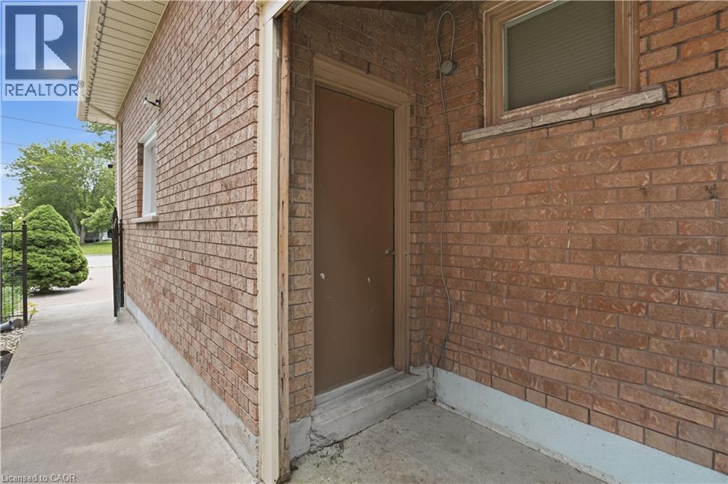 111 Aubrey Avenue, Stoney Creek, Ontario  L8J 2T2 - Photo 50 - 40840776
