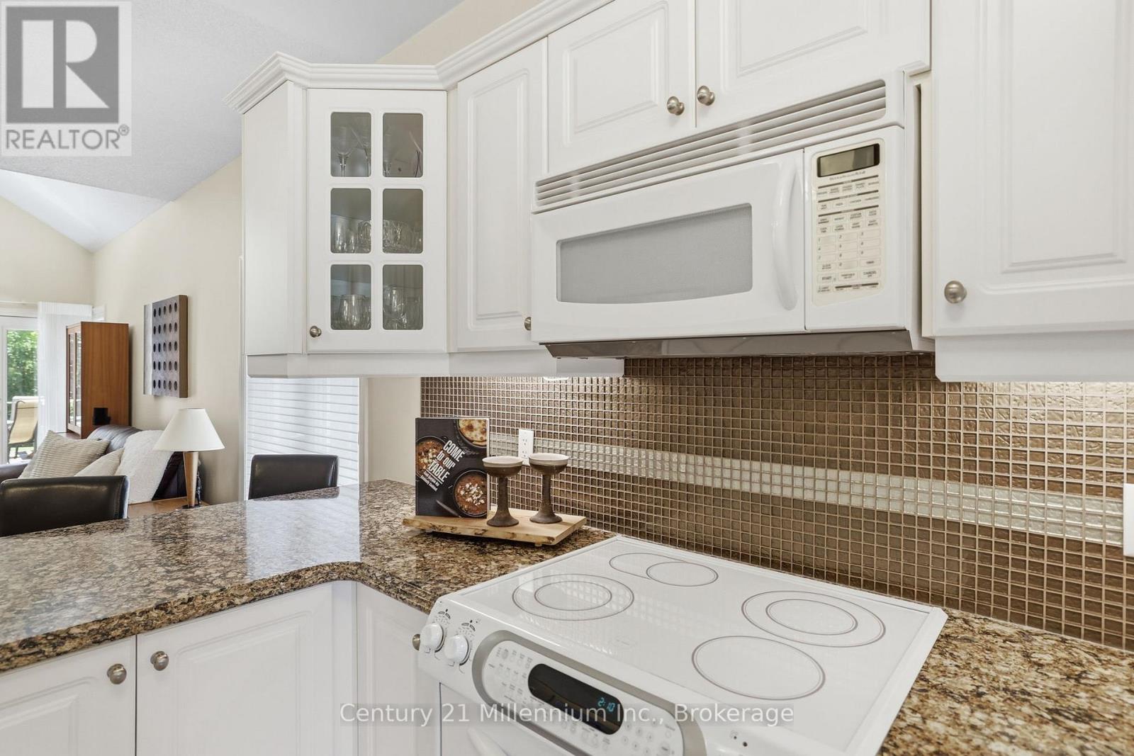 18 Thomas Drive, Collingwood, Ontario  L9Y 0A6 - Photo 11 - S13467994