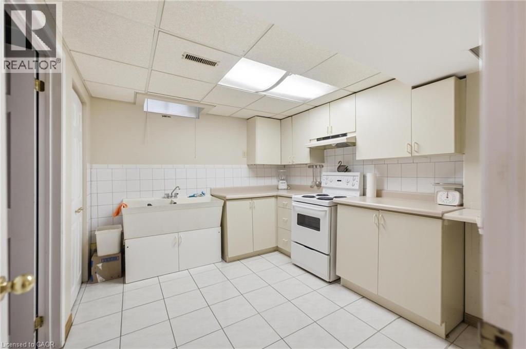 11 Gabriele Court, Hamilton, Ontario  L8G 5C4 - Photo 32 - 40841457
