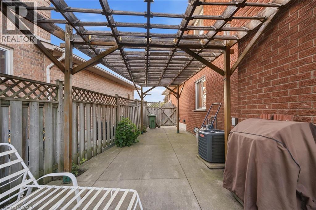 11 Gabriele Court, Hamilton, Ontario  L8G 5C4 - Photo 37 - 40841457