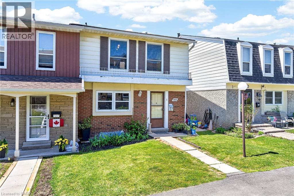 2252 Upper Middle Road Unit# 1, Burlington, Ontario  L7P 2Z9 - Photo 2 - 40840198