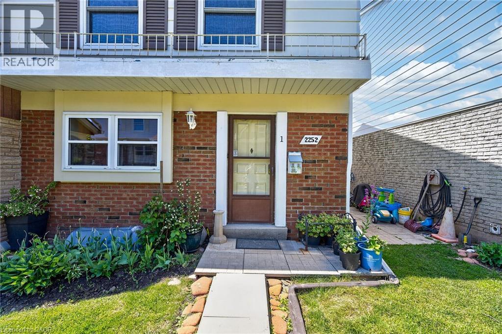 2252 Upper Middle Road Unit# 1, Burlington, Ontario  L7P 2Z9 - Photo 4 - 40840198
