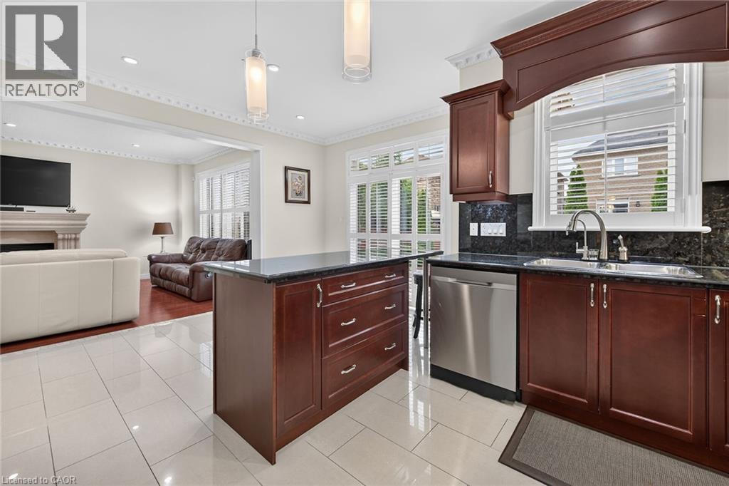 81 Morning Mist Drive, Hamilton, Ontario  L9B 0E6 - Photo 16 - 40841528