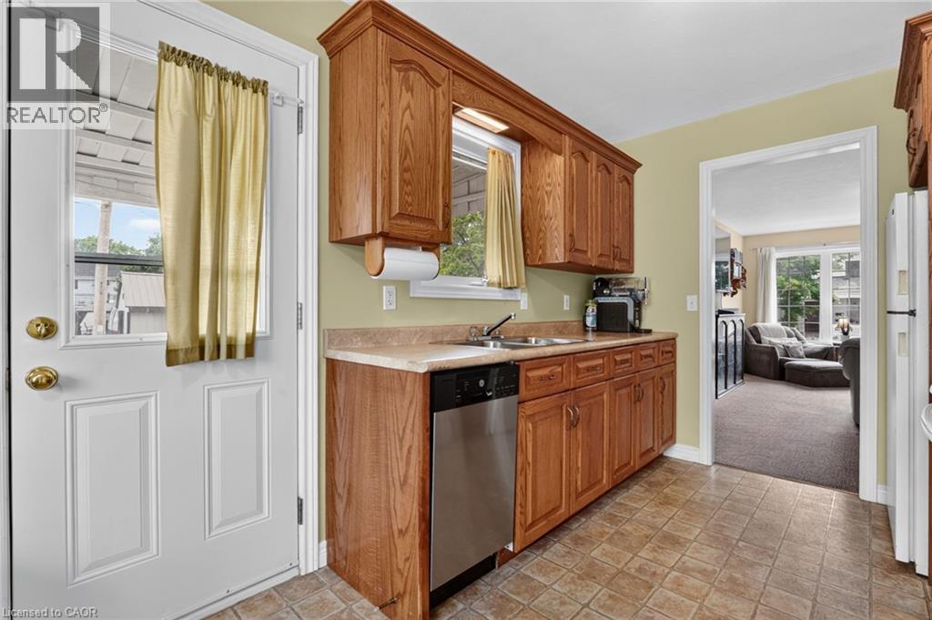 217 Pine Street, Dunnville, Ontario  N1A 2L4 - Photo 14 - 40841368