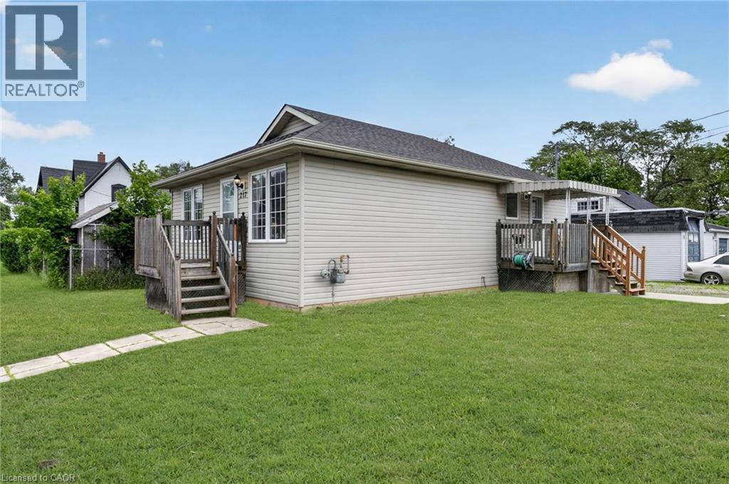 217 Pine Street, Dunnville, Ontario  N1A 2L4 - Photo 3 - 40841368