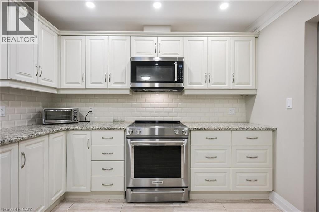 32 Cardinal Mindszenty Boulevard, Hamilton, Ontario  L9B 2M3 - Photo 10 - 40838802