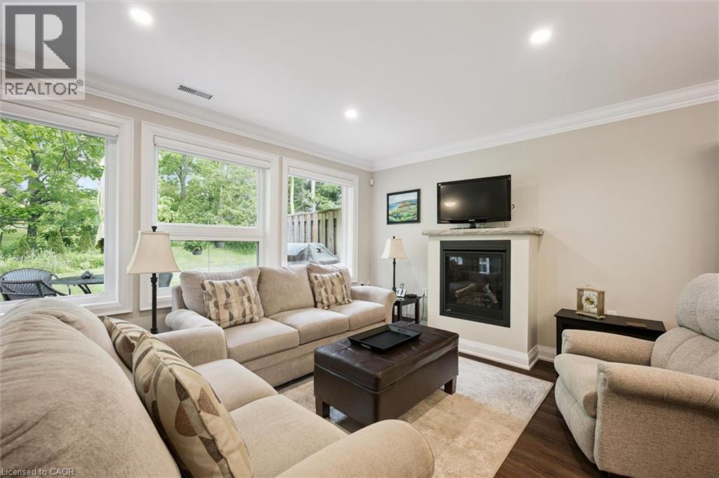 32 Cardinal Mindszenty Boulevard, Hamilton, Ontario  L9B 2M3 - Photo 19 - 40838802