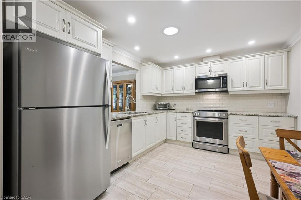 32 Cardinal Mindszenty Boulevard, Hamilton, Ontario  L9B 2M3 - Photo 8 - 40838802