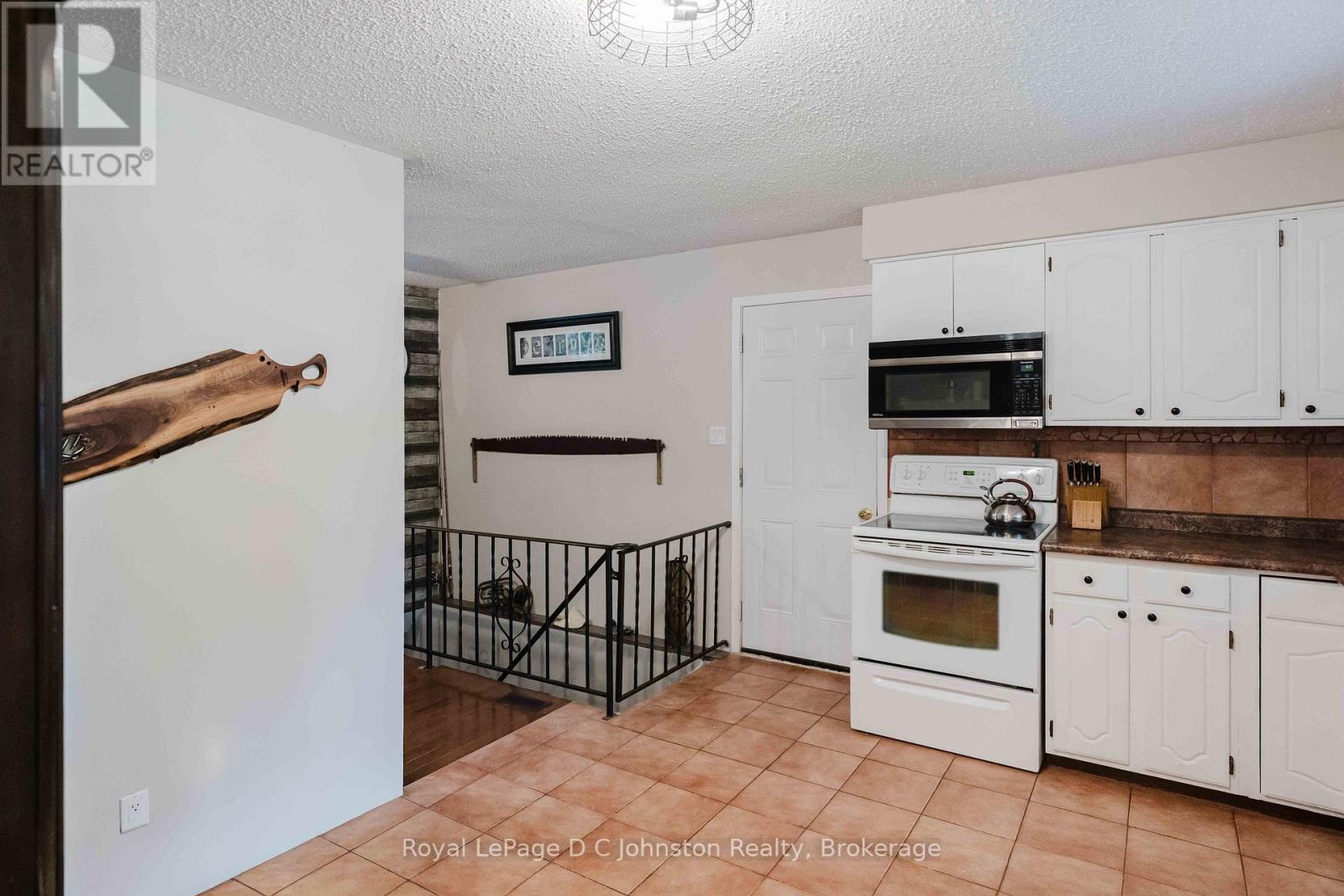 217 Albert Street, Arran-Elderslie, Ontario  N0G 2N0 - Photo 11 - X13468622