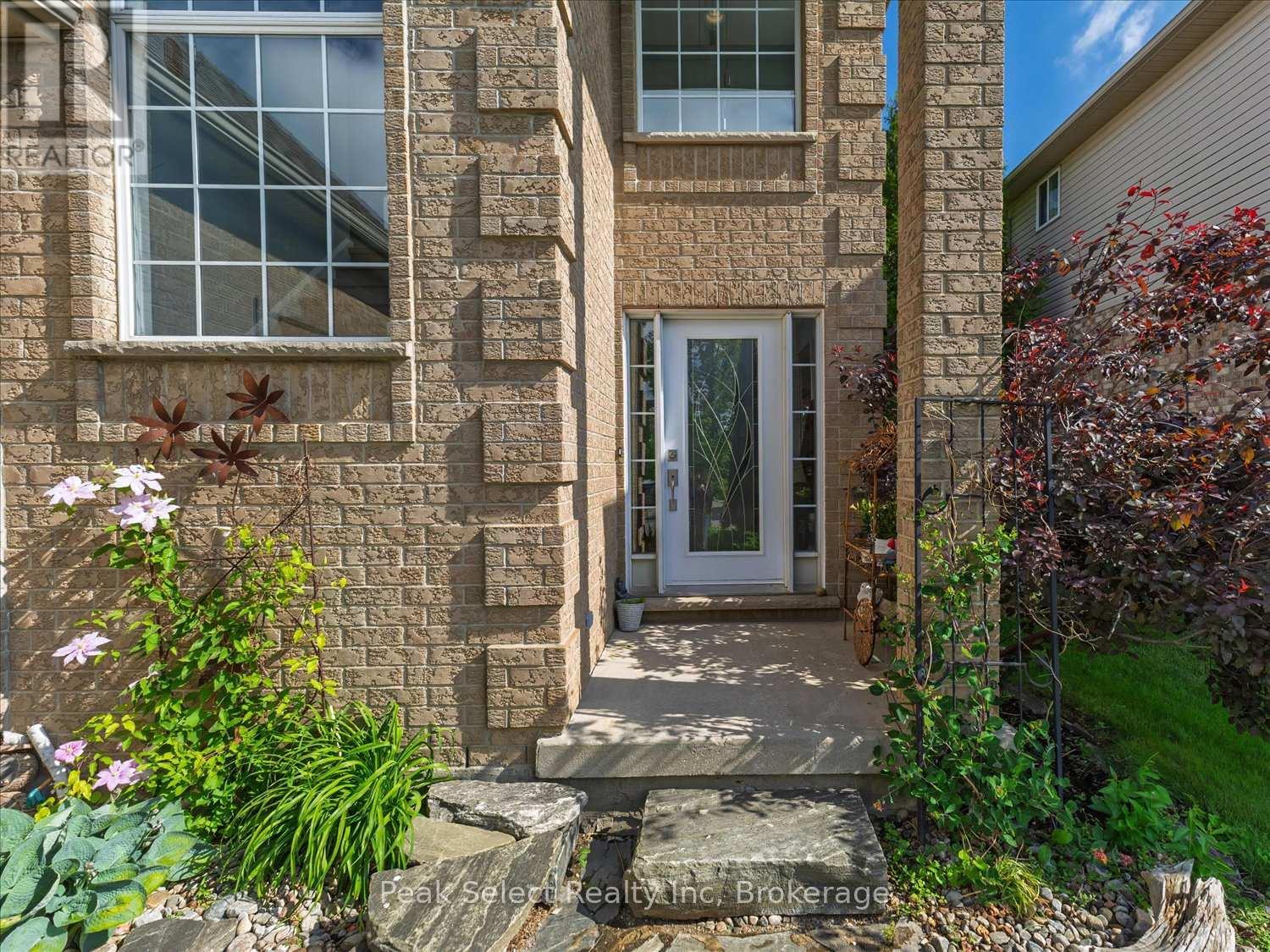 180 Ridgewood Crescent, St. Marys, Ontario  N4X 1E8 - Photo 4 - X13468774