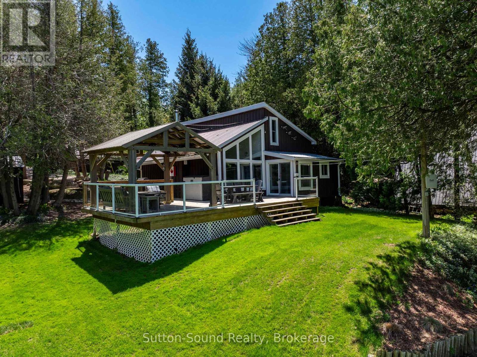 109 Dahl Street, Georgian Bluffs, Ontario  N0H 2T0 - Photo 2 - X13468890