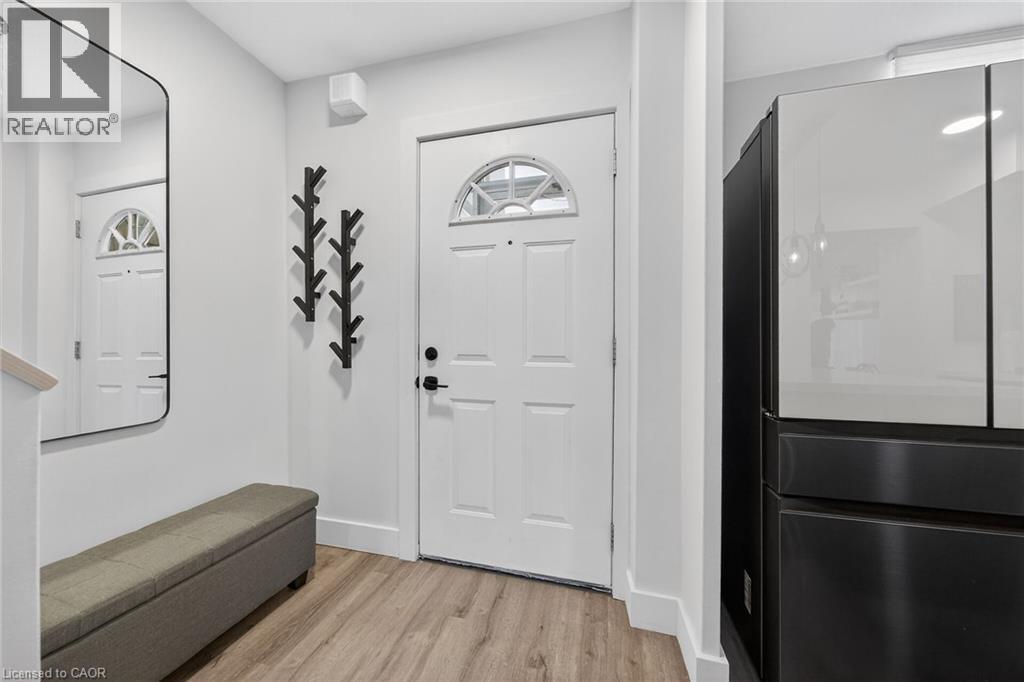 350 Quigley Road Unit# 324, Hamilton, Ontario  L8K 5N2 - Photo 2 - 40841501