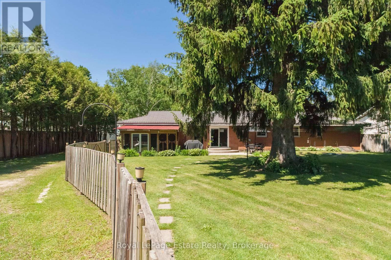497 Elizabeth Street, South Bruce Peninsula, Ontario  N0H 1P0 - Photo 8 - X13469816