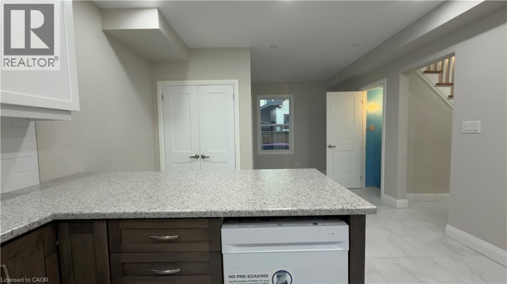 18 Miehm Place, Kitchener, Ontario  N2H 2K9 - Photo 3 - 40841641