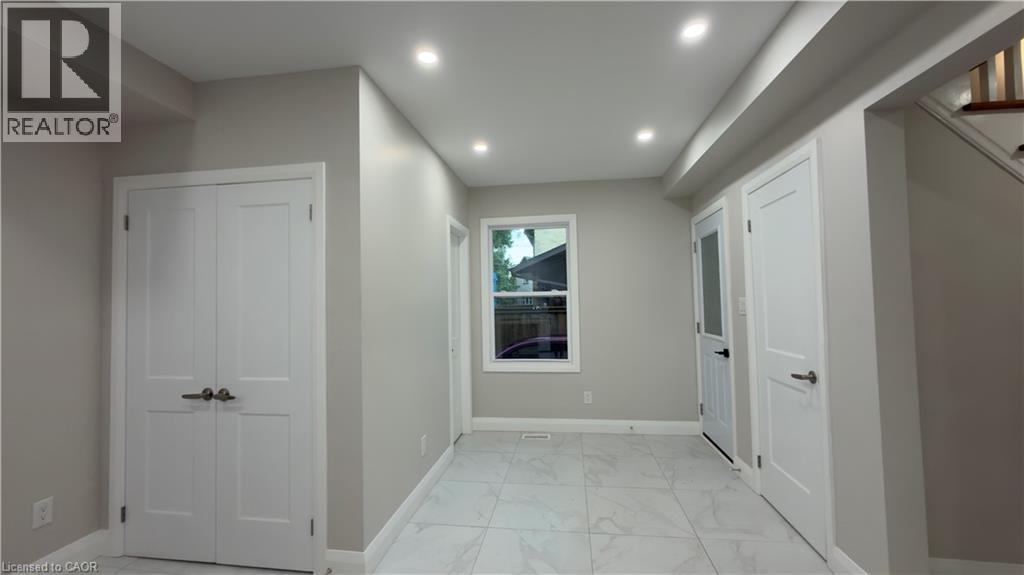 18 Miehm Place, Kitchener, Ontario  N2H 2K9 - Photo 6 - 40841641