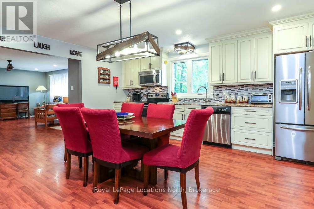 16 Wood Avenue, Wasaga Beach, Ontario  L9Z 2L3 - Photo 10 - S13470576