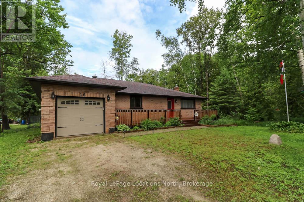 16 Wood Avenue, Wasaga Beach, Ontario  L9Z 2L3 - Photo 2 - S13470576