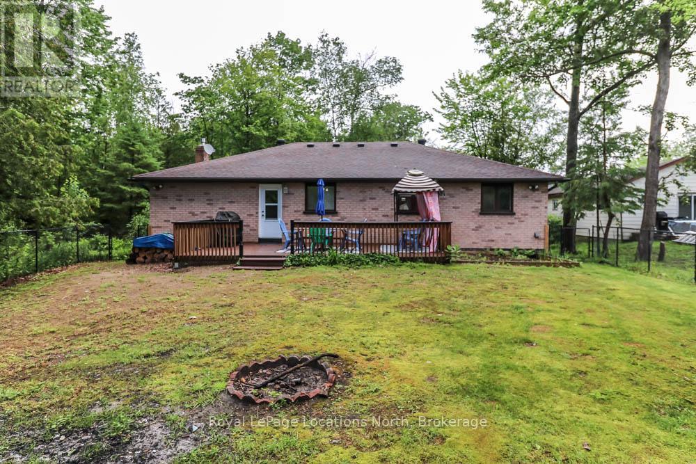 16 Wood Avenue, Wasaga Beach, Ontario  L9Z 2L3 - Photo 3 - S13470576