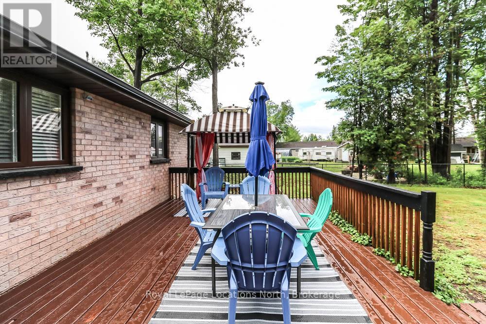 16 Wood Avenue, Wasaga Beach, Ontario  L9Z 2L3 - Photo 4 - S13470576