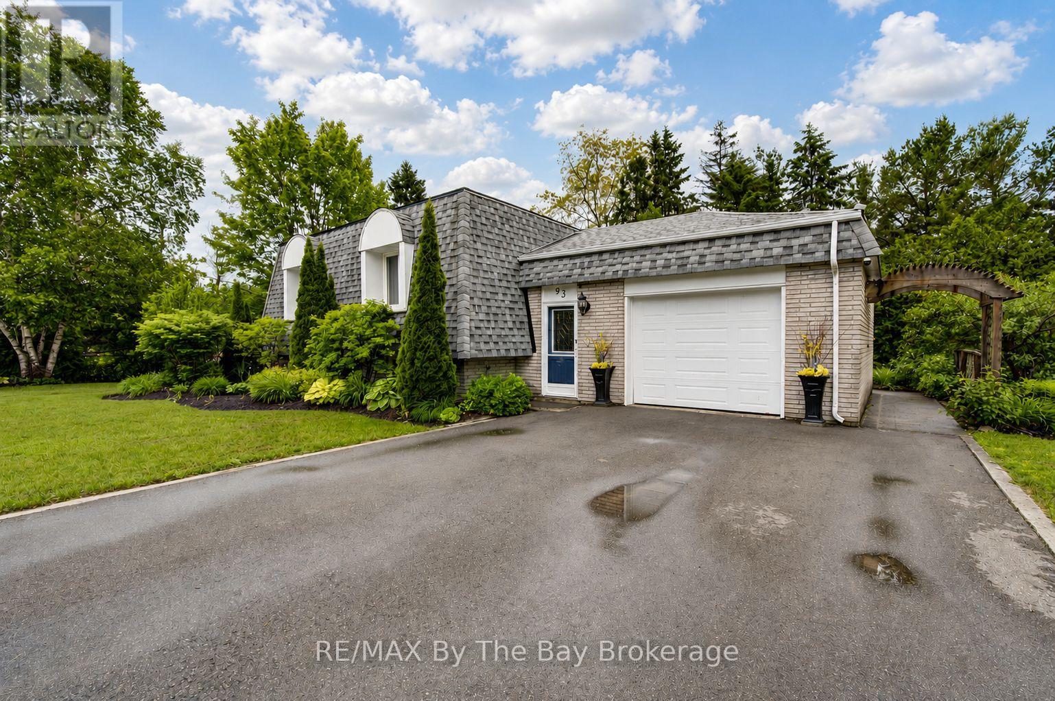 93 Frederick Dr S/s Drive, Wasaga Beach, Ontario  L9Z 1P1 - Photo 2 - S13470596