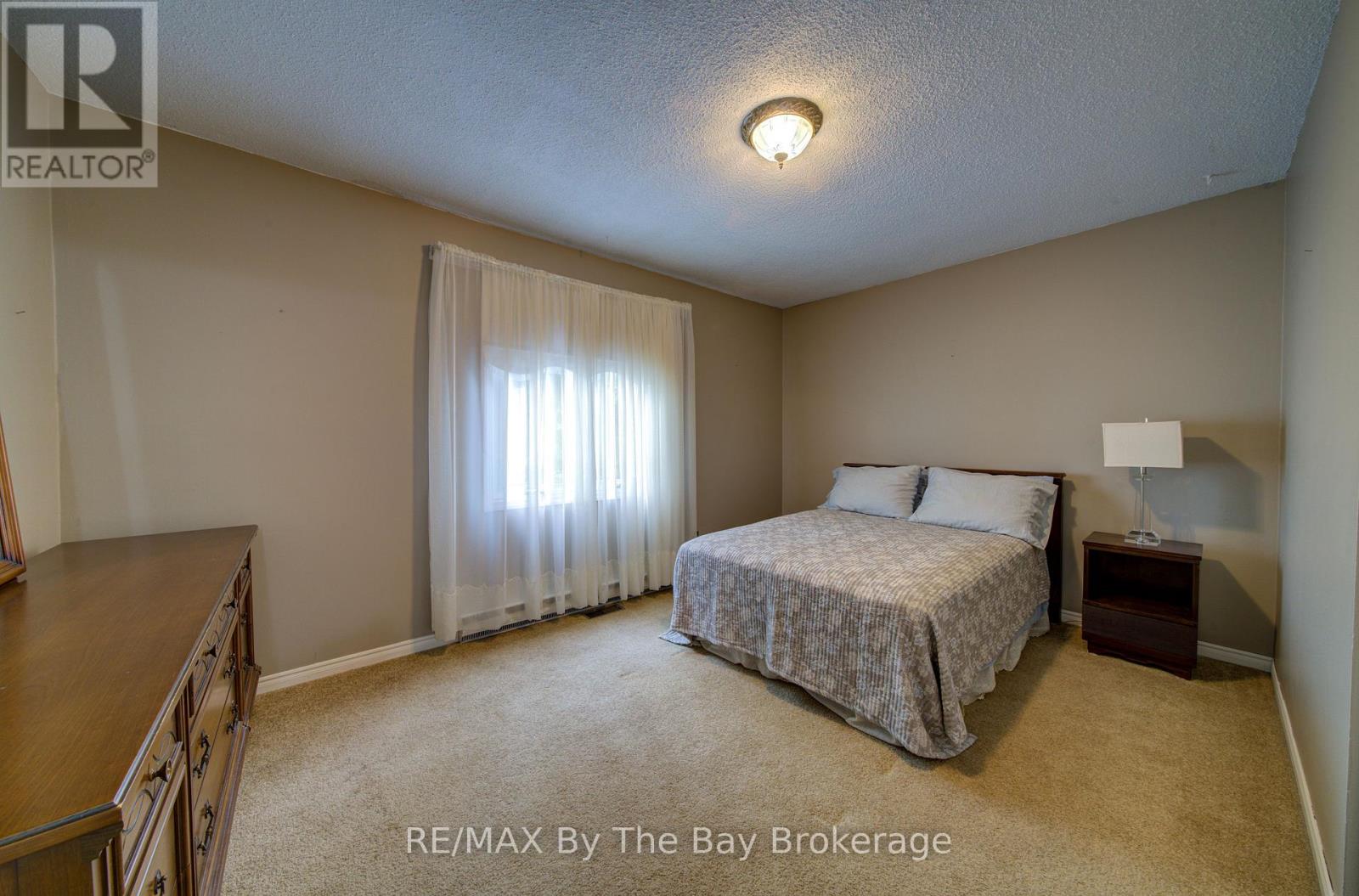 93 Frederick Dr S/s Drive, Wasaga Beach, Ontario  L9Z 1P1 - Photo 20 - S13470596