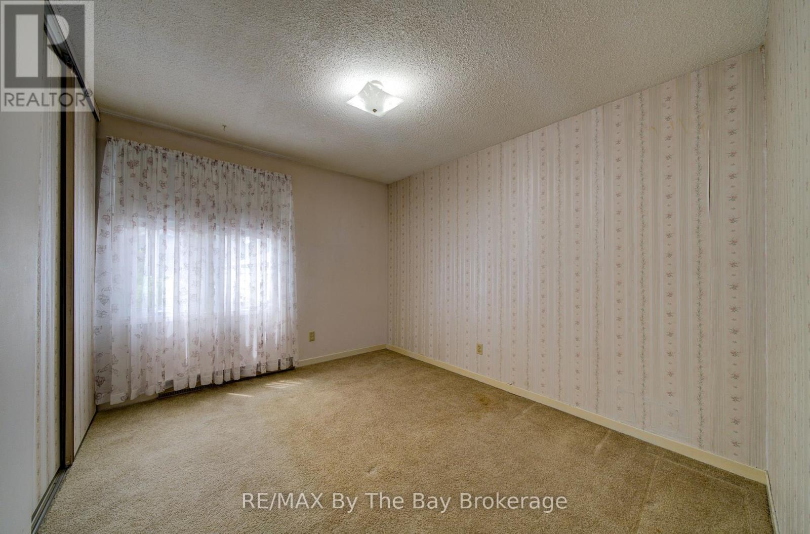 93 Frederick Dr S/s Drive, Wasaga Beach, Ontario  L9Z 1P1 - Photo 22 - S13470596