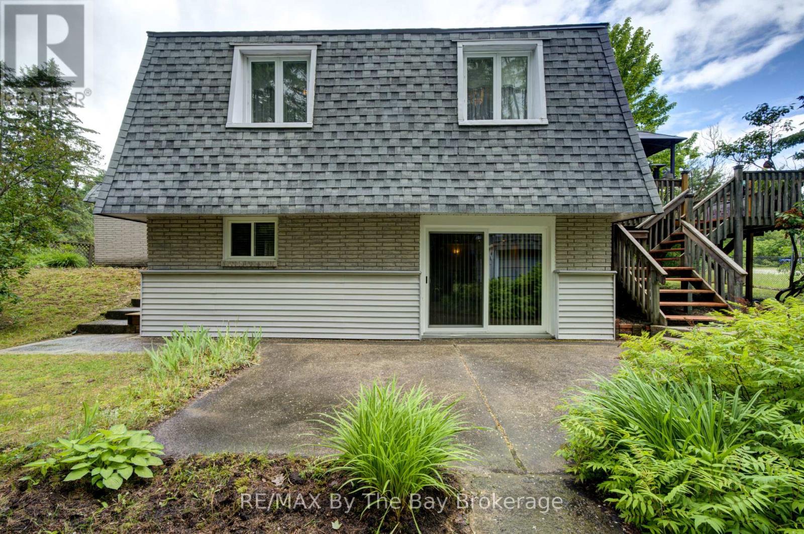 93 Frederick Dr S/s Drive, Wasaga Beach, Ontario  L9Z 1P1 - Photo 4 - S13470596