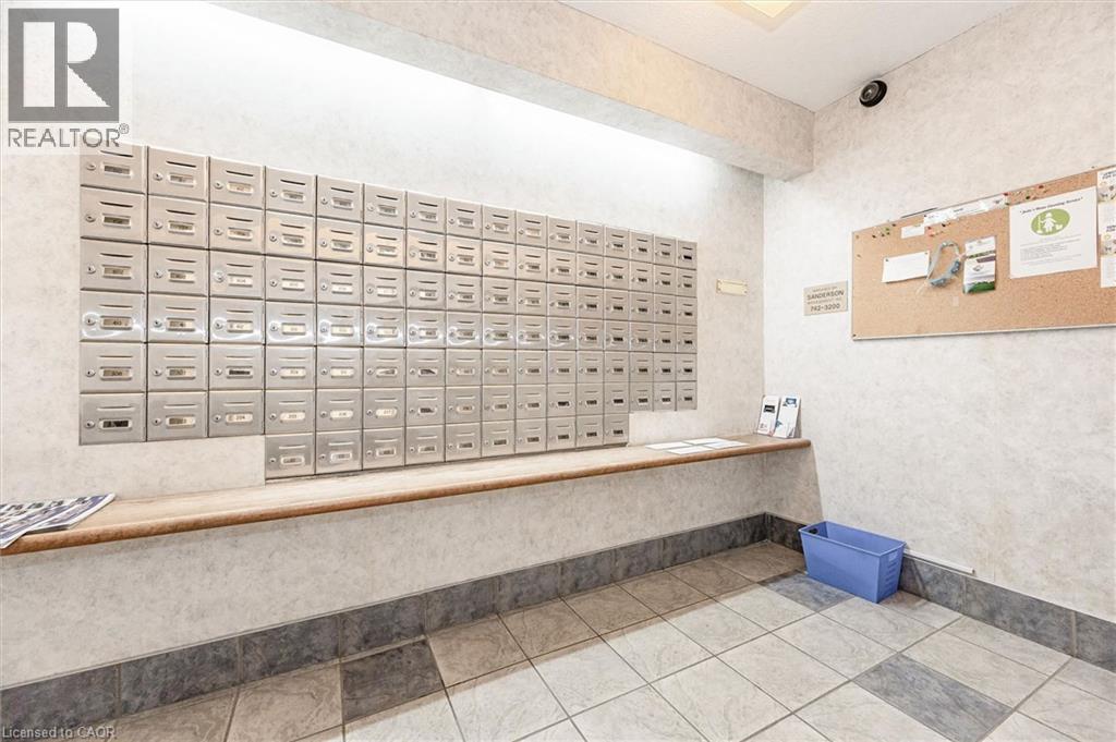65 Westmount Road N Unit# 910, Waterloo, Ontario  N2L 5G6 - Photo 27 - 40837095