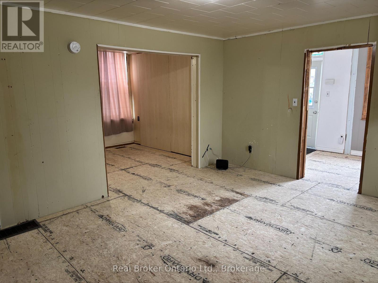 349 Main Street S, Wellington North, Ontario  N0G 2L0 - Photo 13 - X13470662