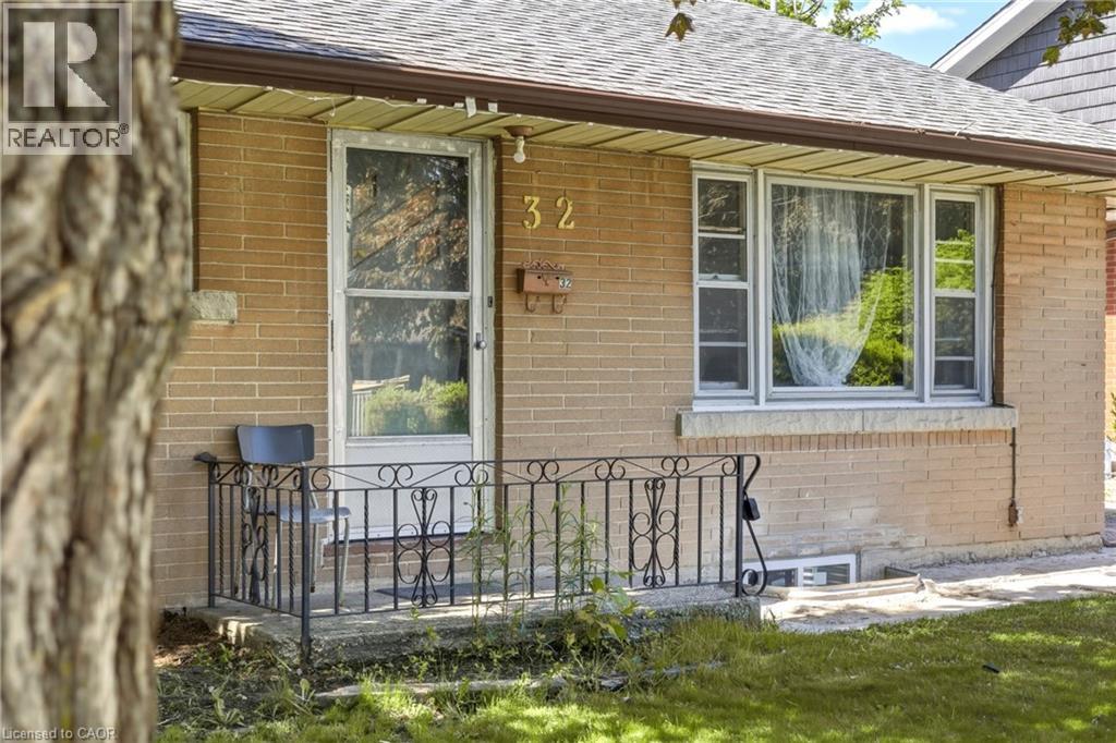 32 Close Avenue, Cambridge, Ontario  N1R 2R6 - Photo 3 - 40841656