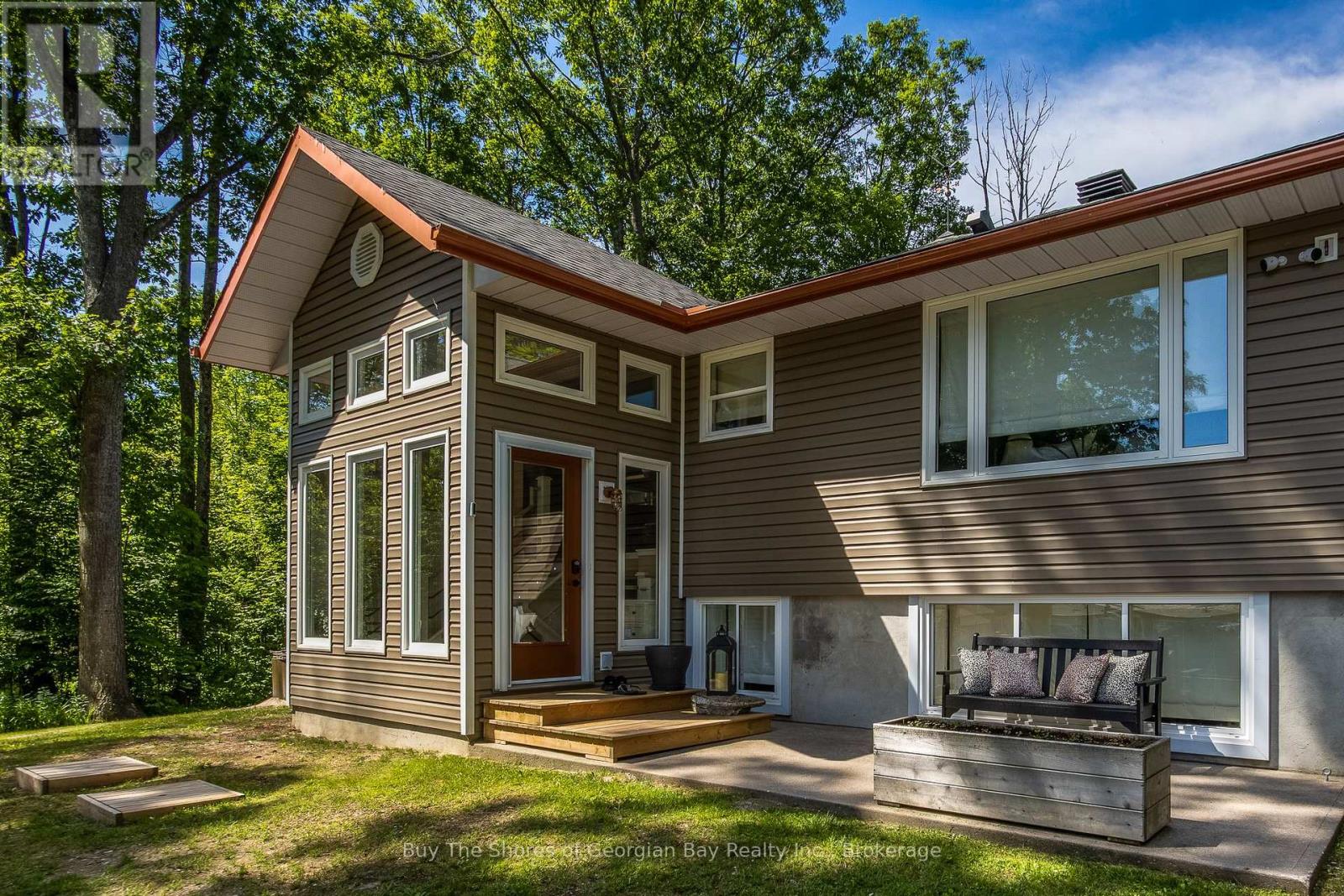 40 Polish Avenue, Penetanguishene, Ontario  L9M 1W7 - Photo 2 - S13470784