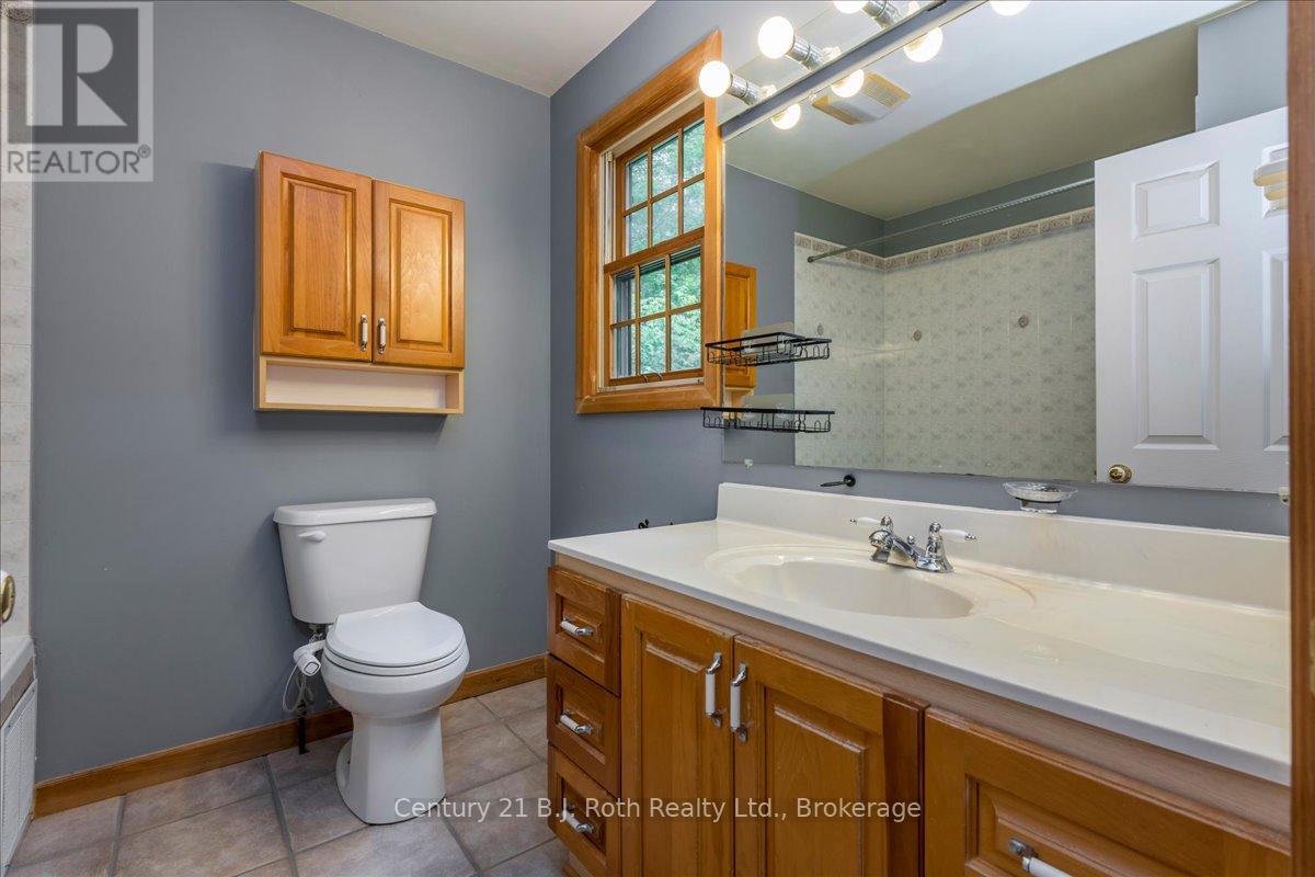 650 Concession 3 Road W, Tiny, Ontario  L0L 2T0 - Photo 17 - S13470936