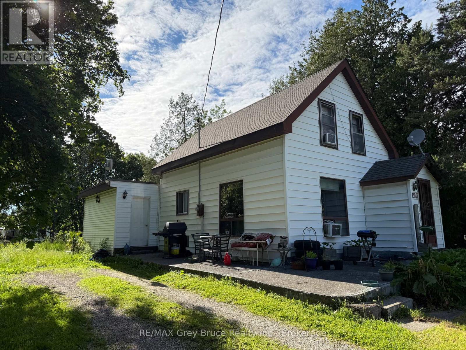 290 Berford Street, South Bruce Peninsula, Ontario  N0H 2T0 - Photo 2 - X13471232