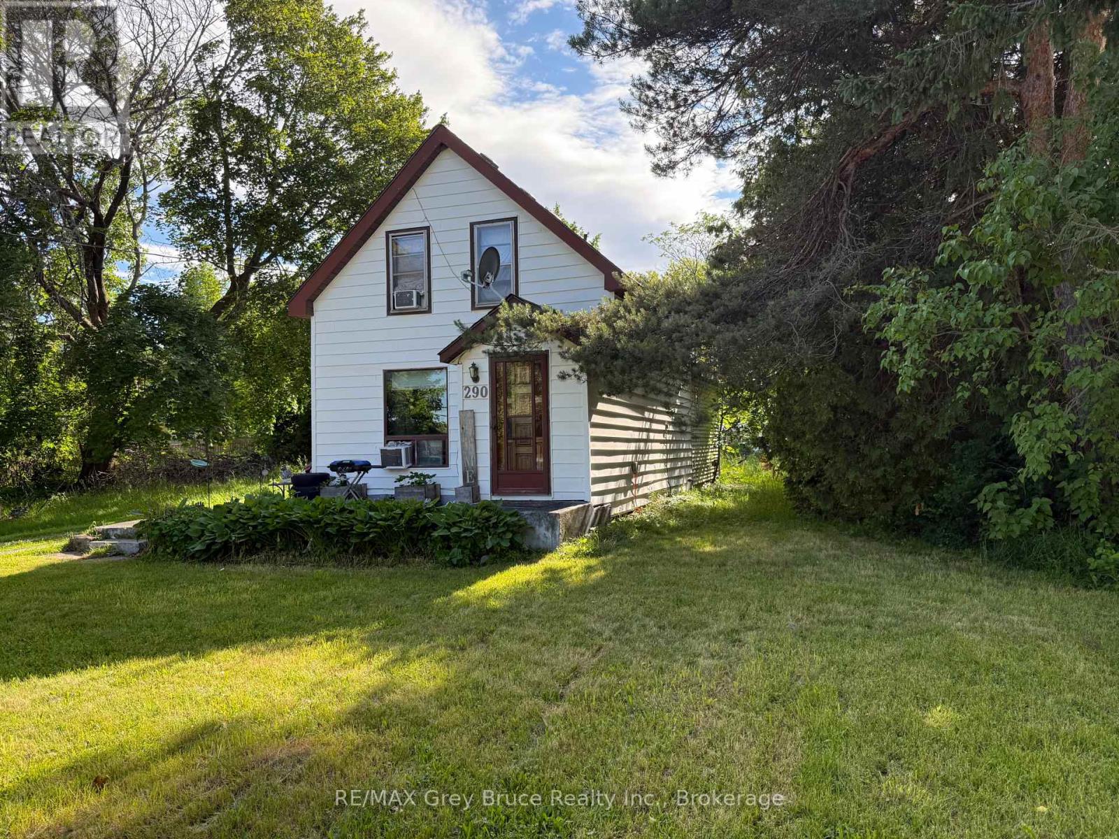 290 Berford Street, South Bruce Peninsula, Ontario  N0H 2T0 - Photo 3 - X13471232